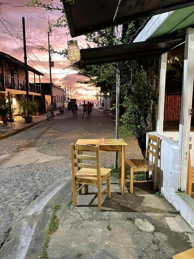 Mango Cafe And Hostel San Juan del Sur Eksteriør billede